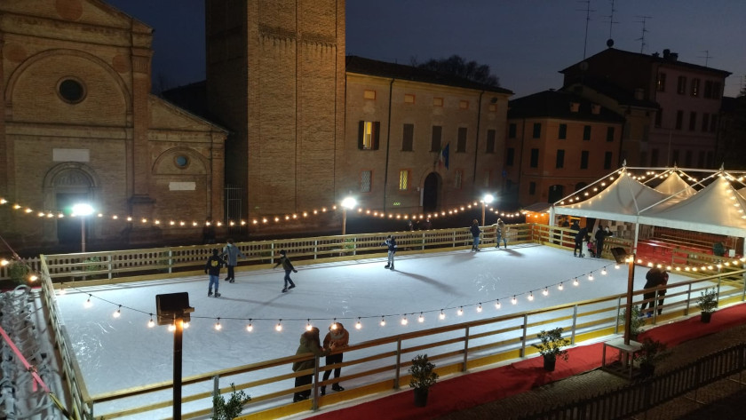 Pista di pattinaggio sul ghiaccio - Piazzale Re Astolfo IV